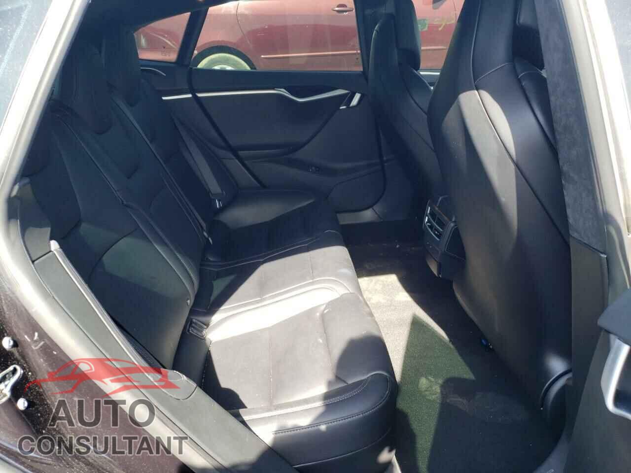 TESLA MODEL S 2017 - 5YJSA1E16HF220169