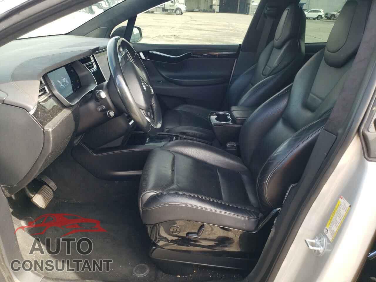 TESLA MODEL X 2016 - 5YJXCBE21GF005778