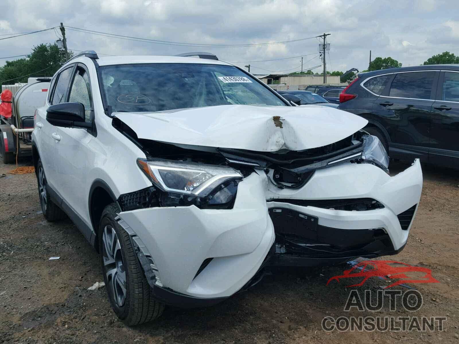 TOYOTA RAV4 LE 2017 - JTMBFREV2HJ129315