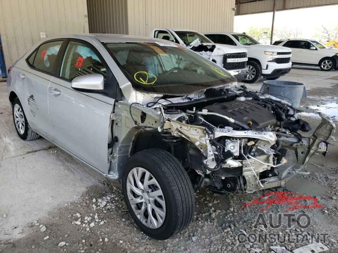 TOYOTA COROLLA 2018 - 5YFBURHE6JP820477
