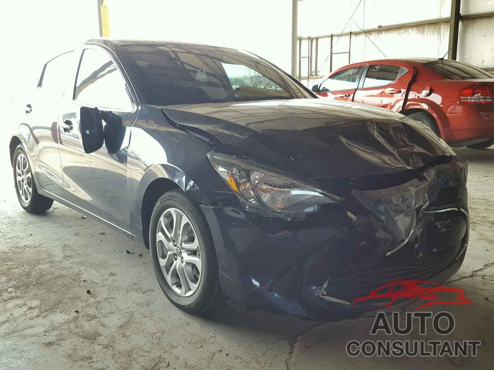 TOYOTA YARIS 2017 - 3MYDLBYV5HY176937