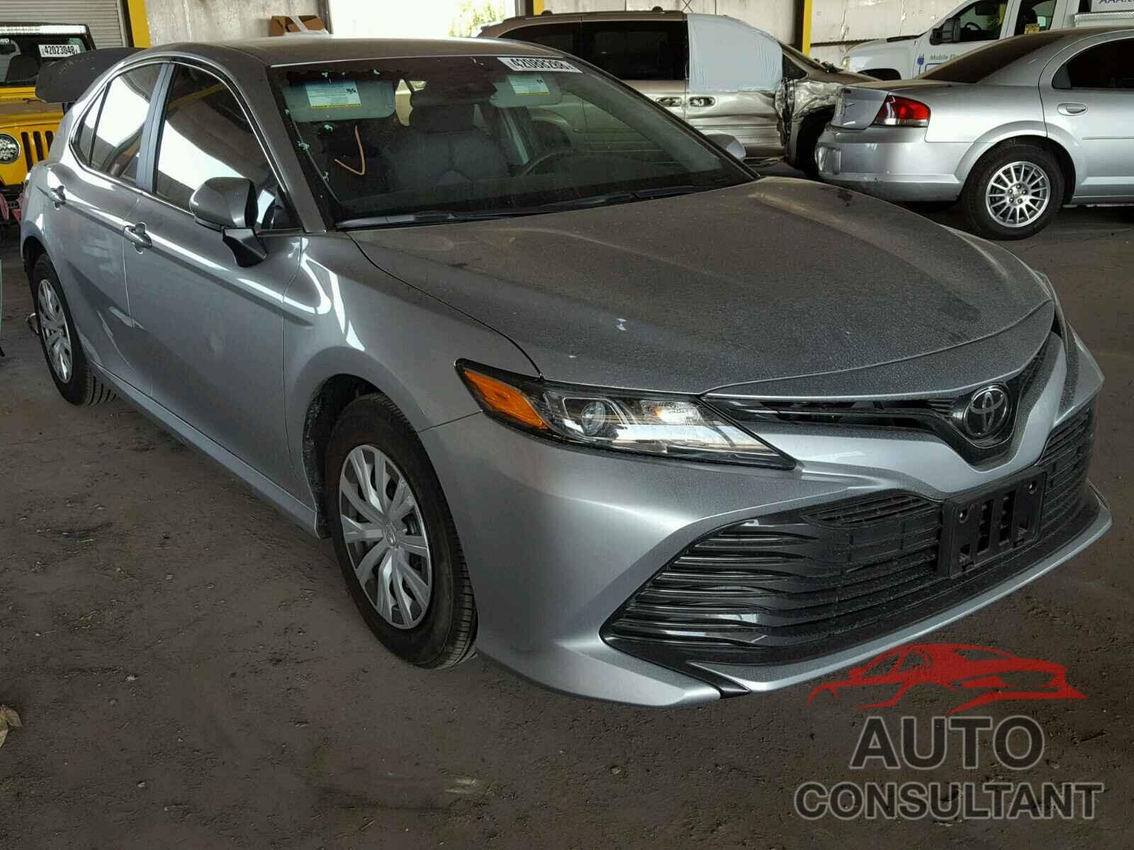 TOYOTA CAMRY 2018 - 4T1B11HK1JU086314
