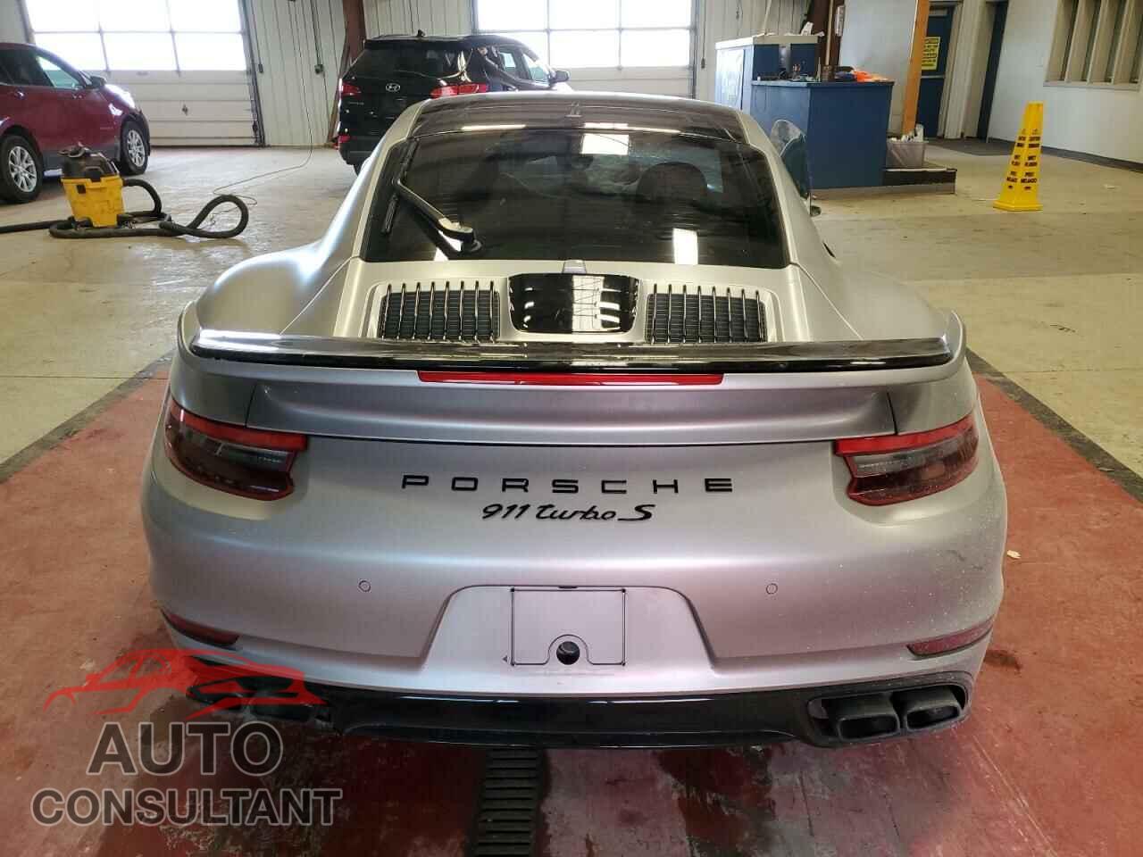 PORSCHE 911 2017 - WP0AD2A93HS167079