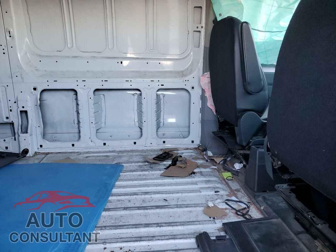 FORD TRANSIT 2018 - 1FTYE2YG2JKA15607