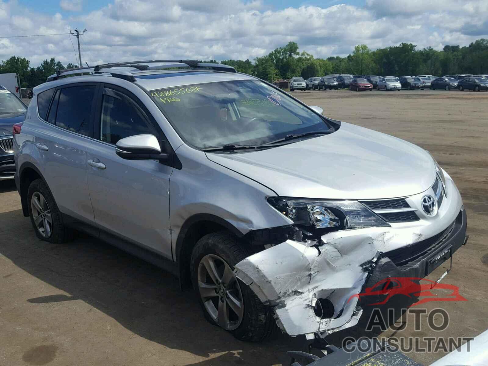 TOYOTA RAV4 XLE 2015 - JTMRFREV2FJ037312