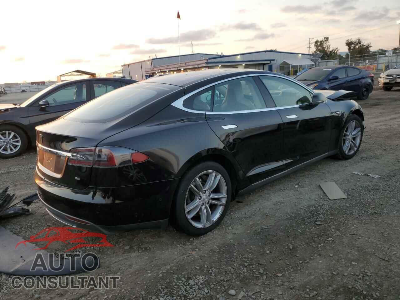 TESLA MODEL S 2015 - 5YJSA1E11FF113463