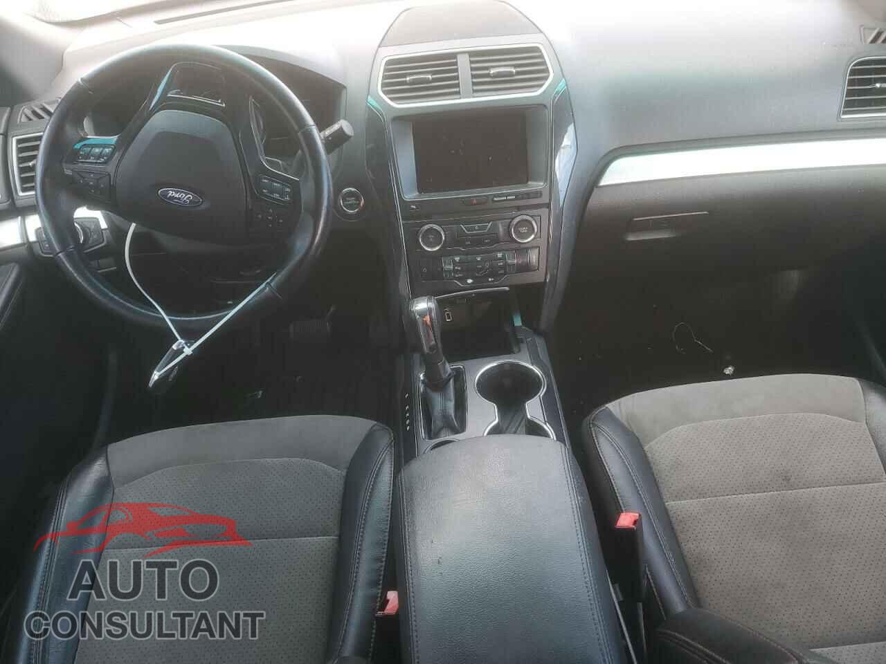 FORD EXPLORER 2017 - 1FM5K7D83HGA73564