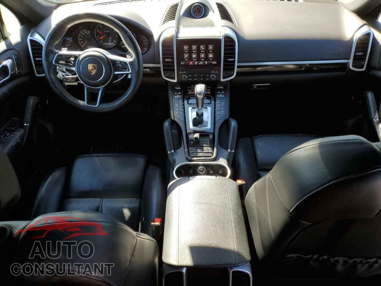 PORSCHE CAYENNE 2017 - WP1AA2A25HKA81573