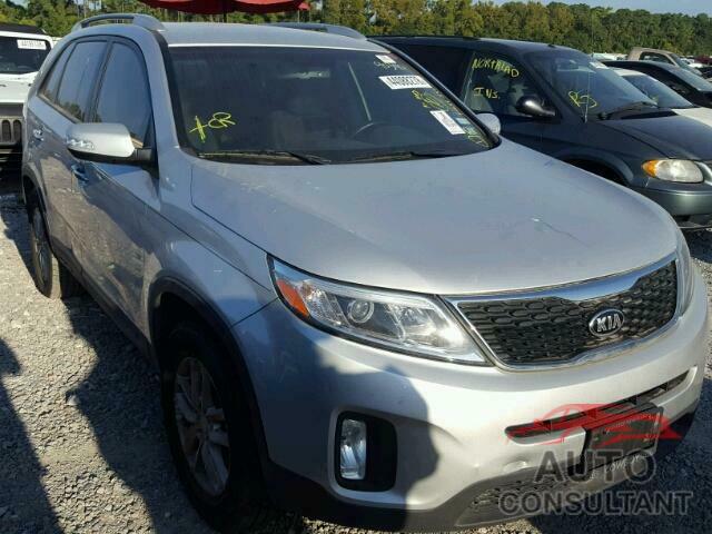 KIA SORENTO LX 2015 - 5XYKT4A68FG634105