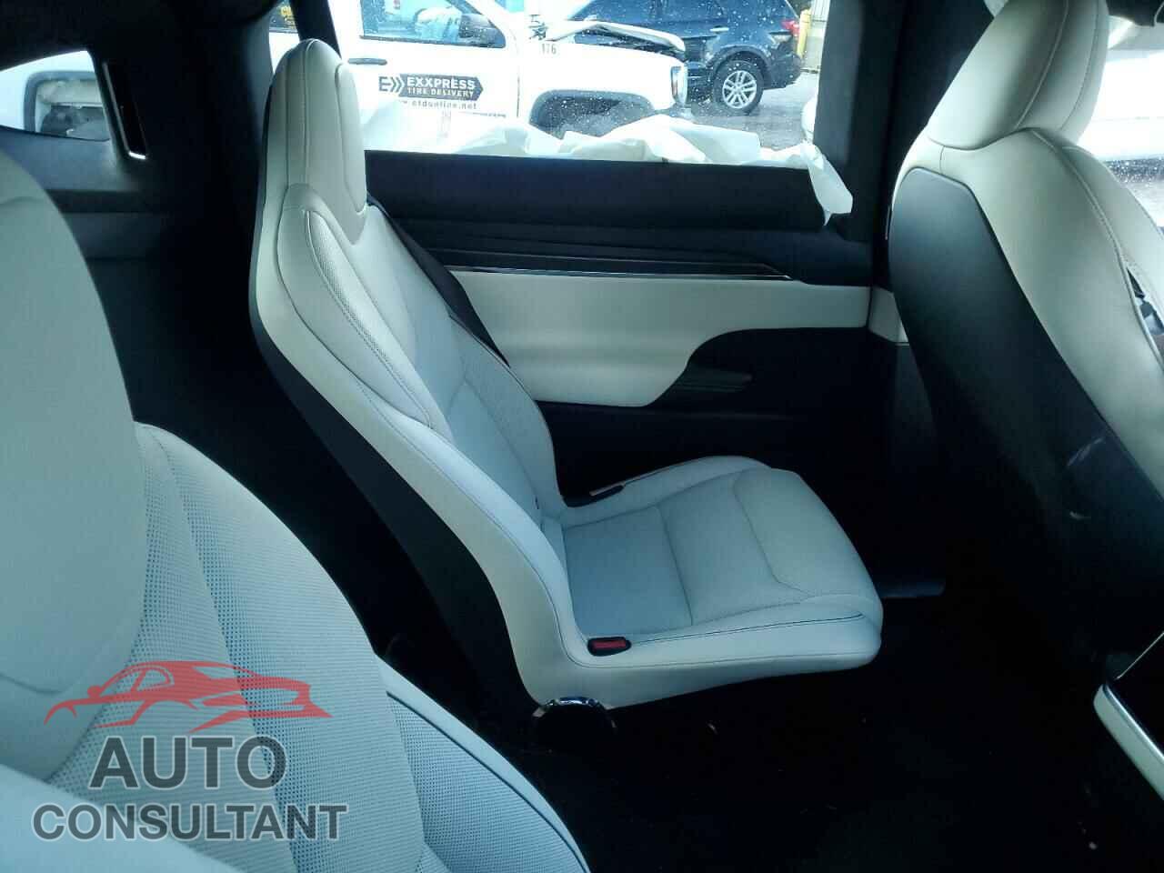 TESLA MODEL X 2023 - 7SAXCBE63PF423068