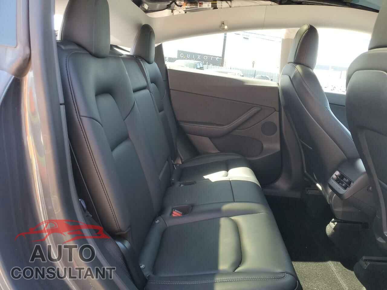TESLA MODEL Y 2020 - 5YJYGDEE3LF054165