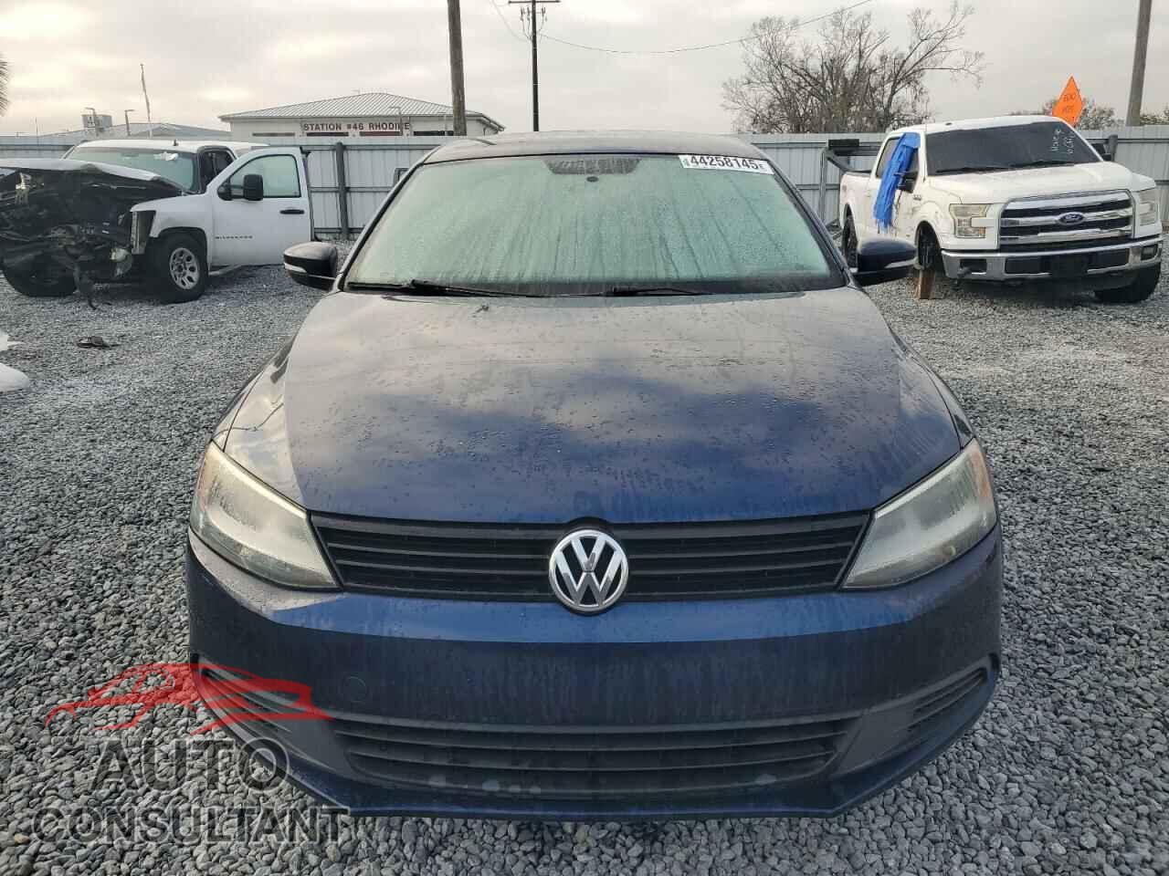 VOLKSWAGEN JETTA 2014 - 3VWD17AJ5EM210903
