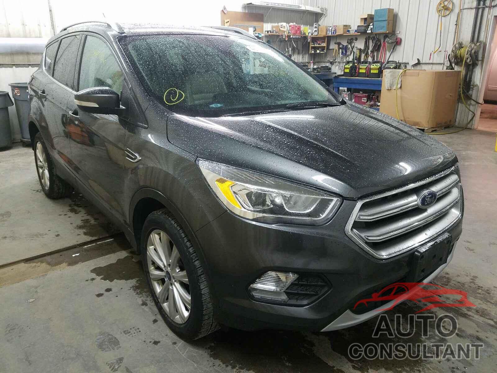 FORD ESCAPE 2017 - 1FMCU9J90HUD96465