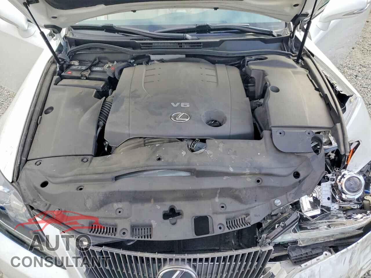 LEXUS IS 2011 - JTHFF2C21B2521039