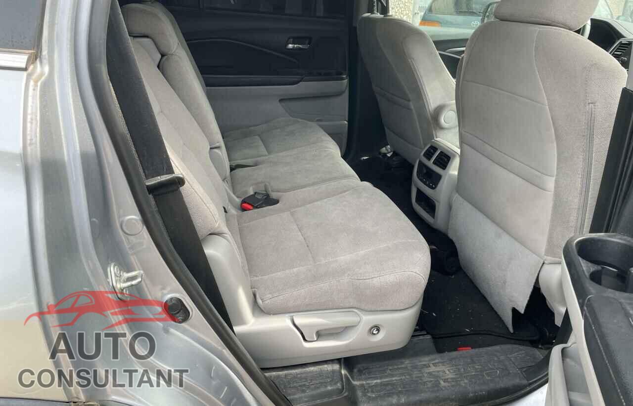 HONDA PILOT 2019 - 5FNYF5H3XKB045688