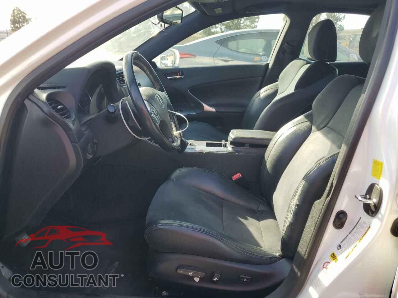 LEXUS IS 2011 - JTHBF5C22B5144025