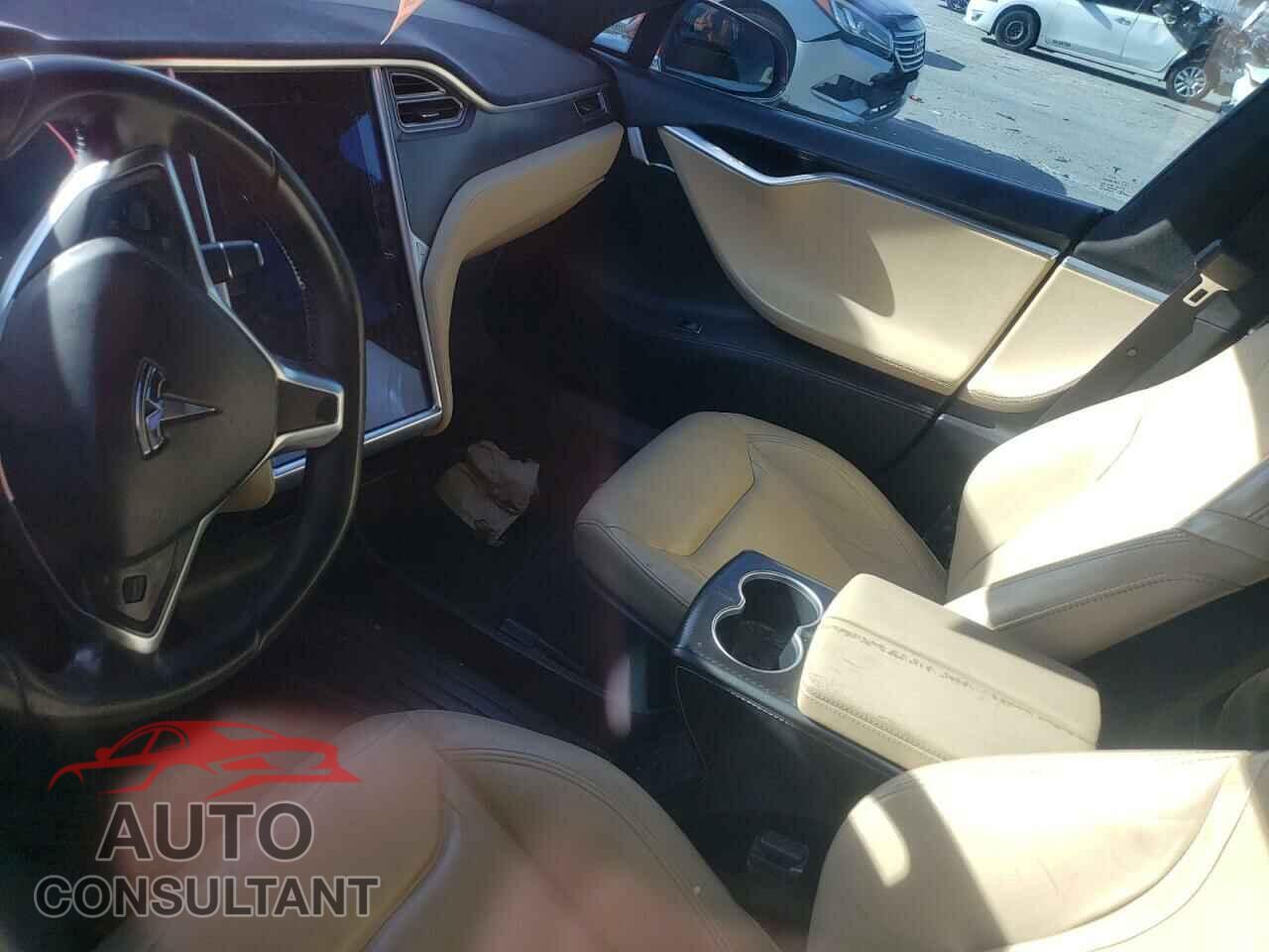 TESLA MODEL S 2015 - 5YJSA1E14FF119242