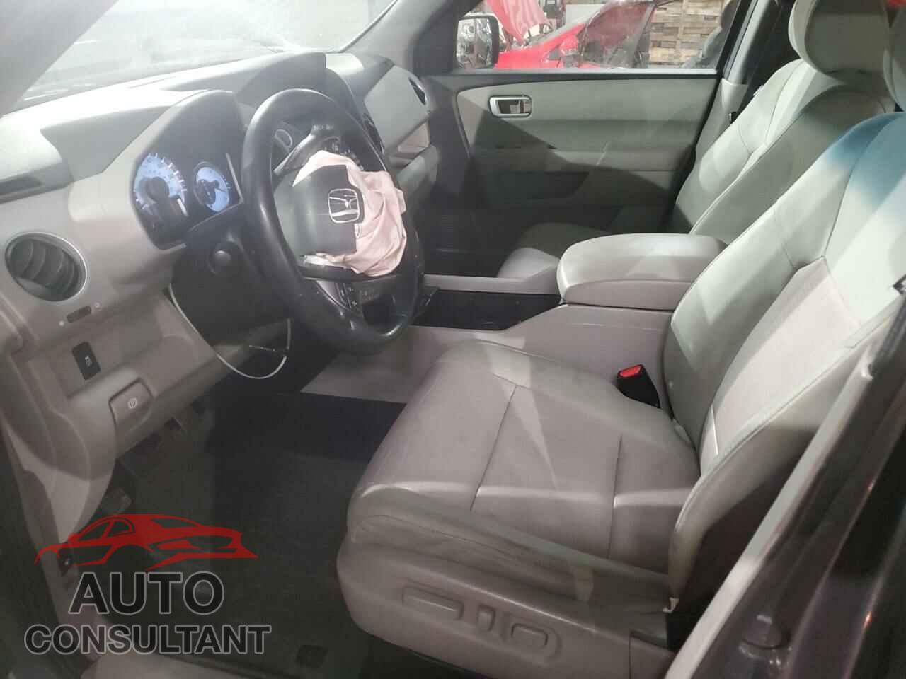 HONDA PILOT 2015 - 5FNYF4H33FB067967