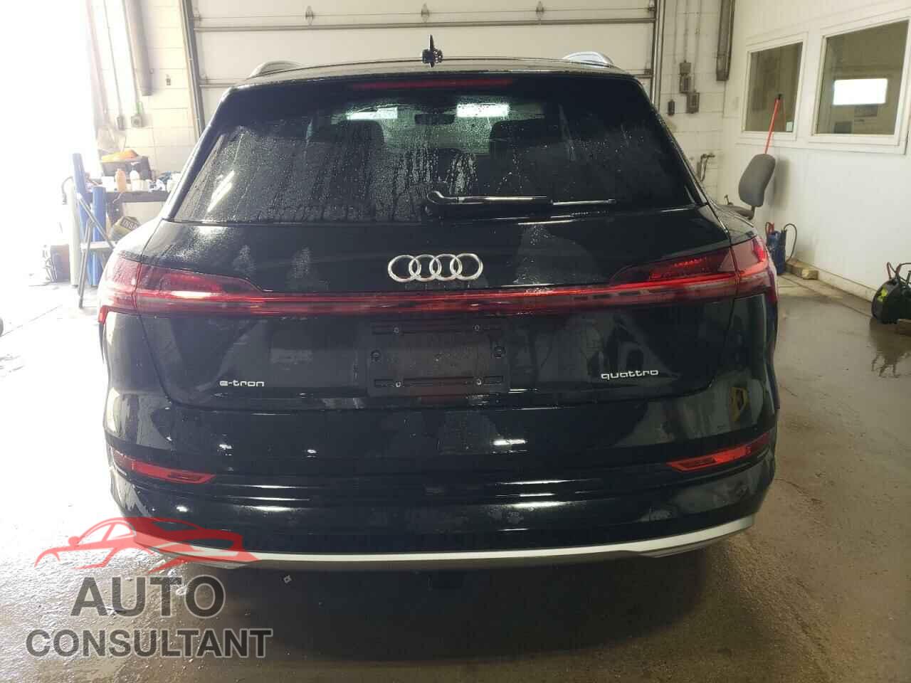 AUDI E-TRON 2021 - WA1LAAGE3MB027148