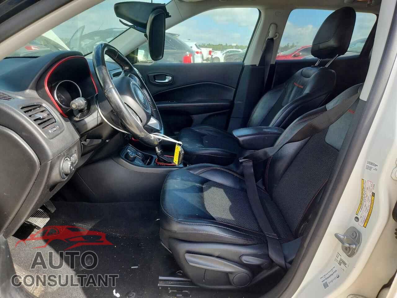 JEEP COMPASS 2020 - 3C4NJDDB7LT170739