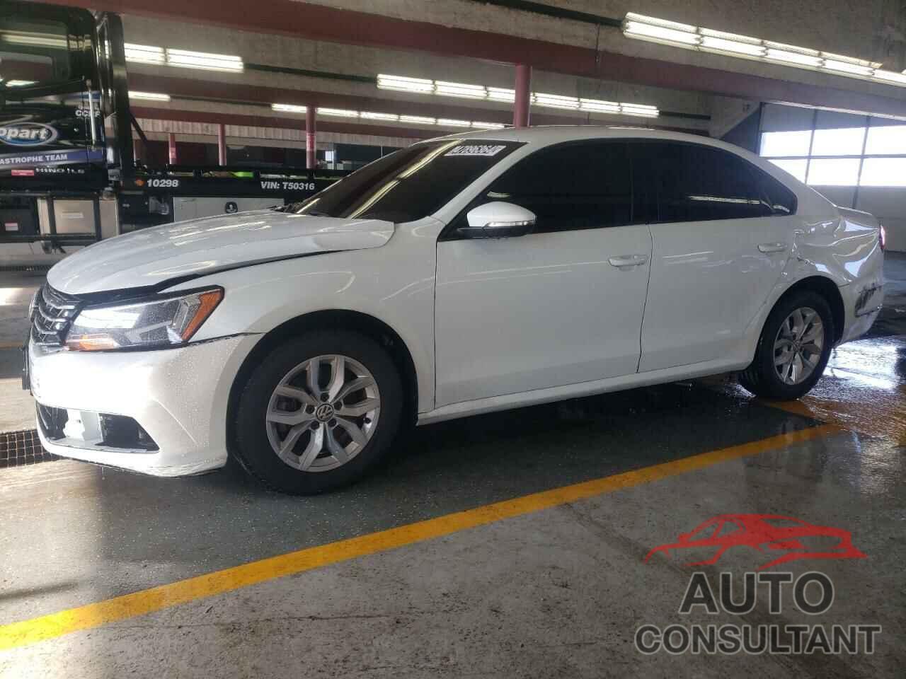 VOLKSWAGEN PASSAT 2018 - 1VWAA7A39JC010218