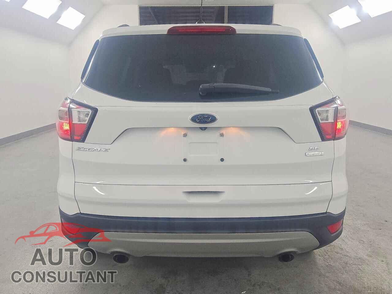 FORD ESCAPE 2018 - 1FMCU0GD7JUB17543