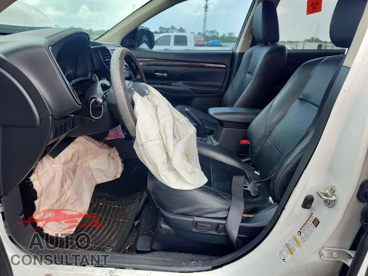 MITSUBISHI OUTLANDER 2016 - JA4AD3A39GZ036336