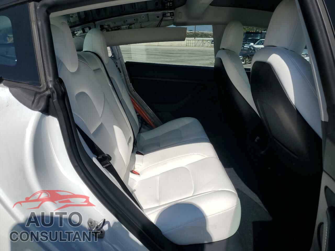 TESLA MODEL 3 2021 - 5YJ3E1EA5MF018961