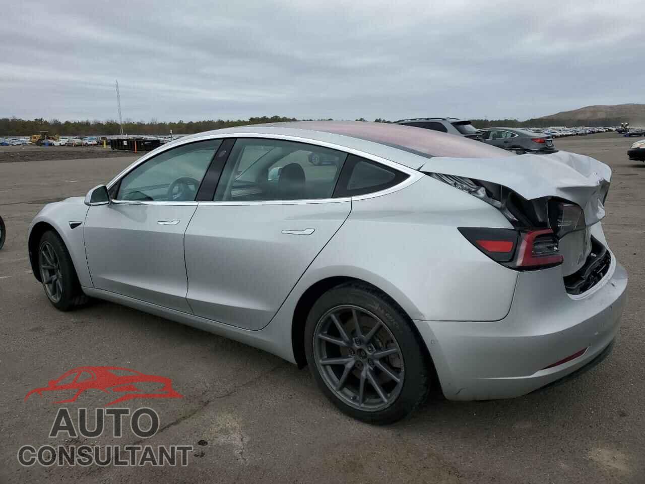 TESLA MODEL 3 2018 - 5YJ3E1EA5JF005199