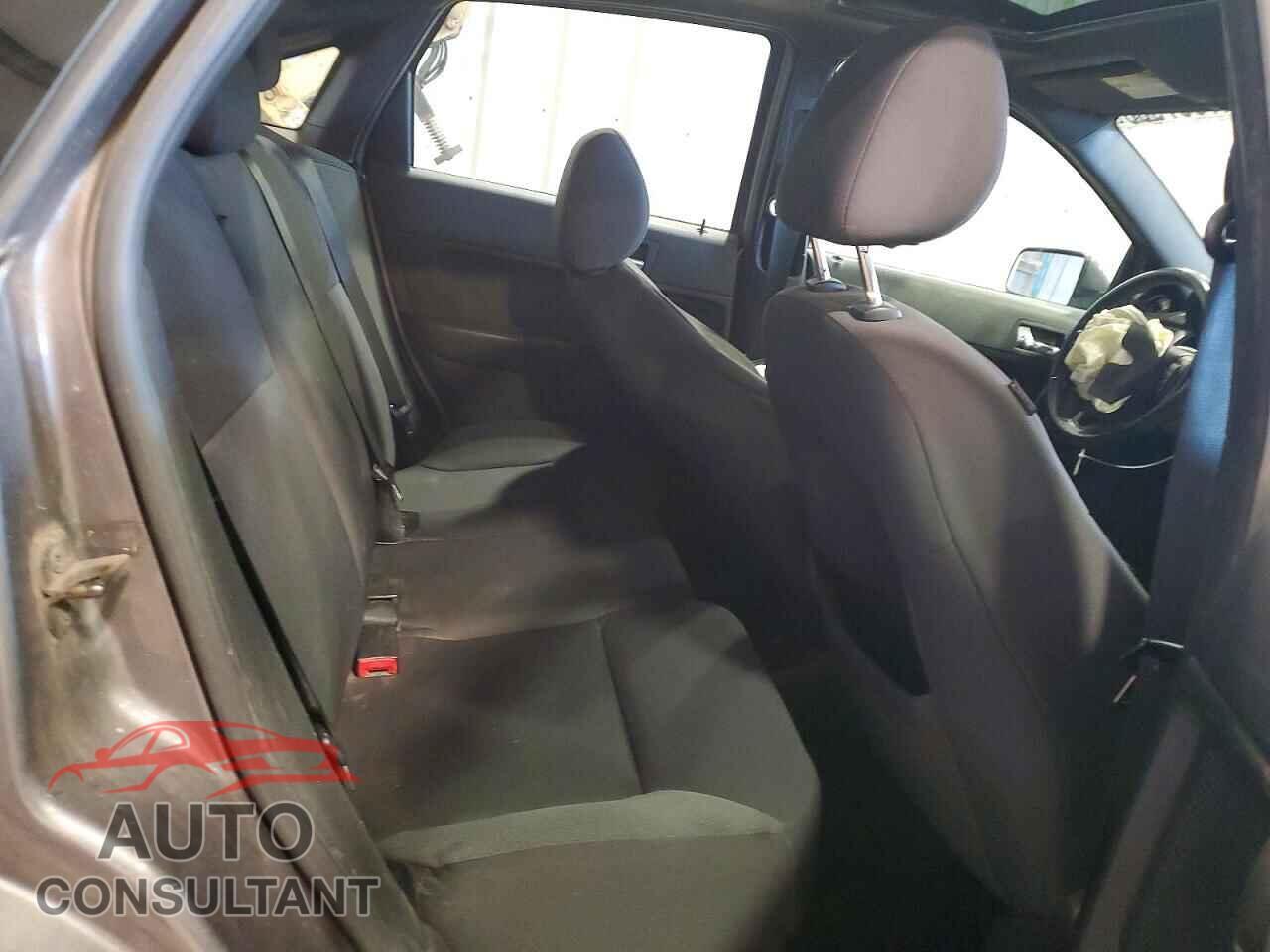 FORD FOCUS 2011 - 1FAHP3GN0BW100557