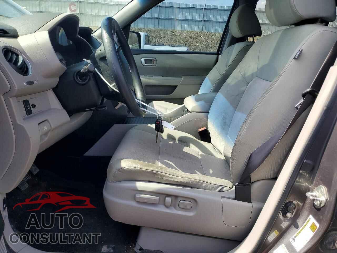 HONDA PILOT 2011 - 5FNYF4H44BB068726