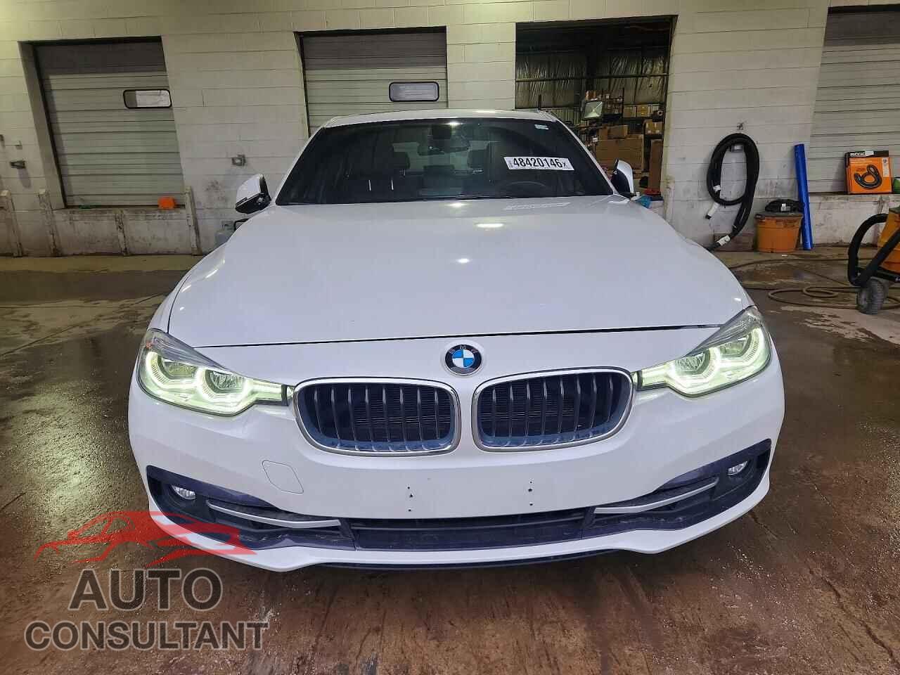BMW 3 SERIES 2018 - WBA8B9C56JAE22083