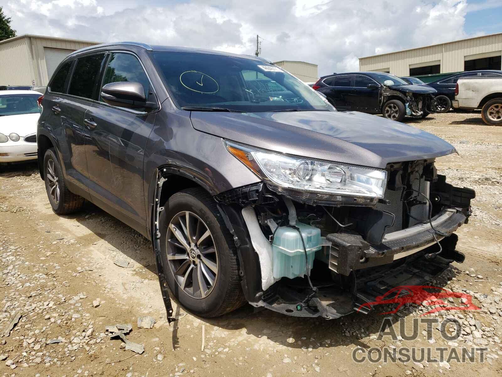 TOYOTA HIGHLANDER 2019 - 5TDJZRFH2KS582761
