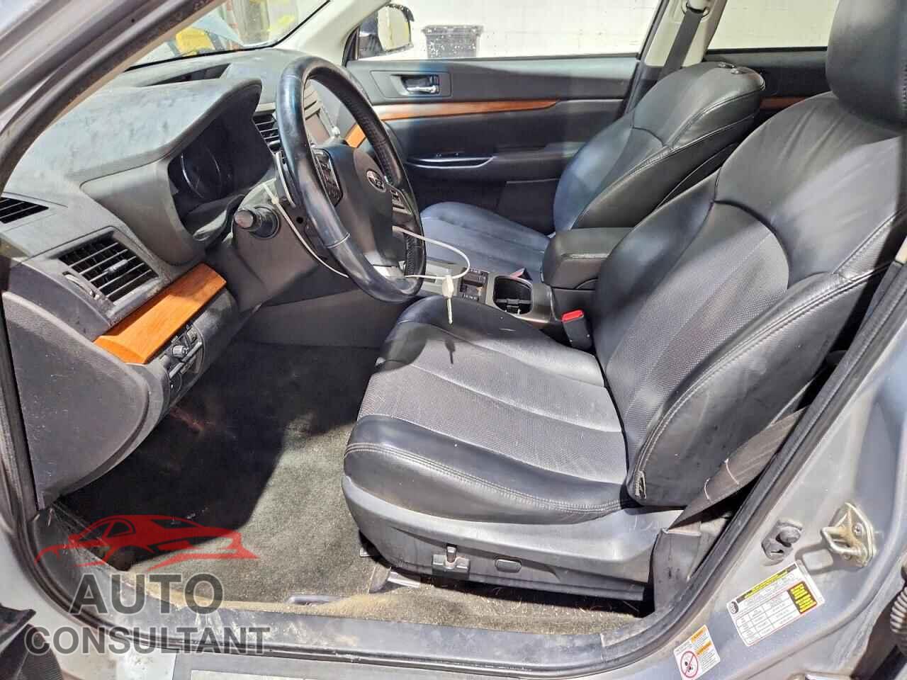 SUBARU OUTBACK 2014 - 4S4BRBLC2E3225814
