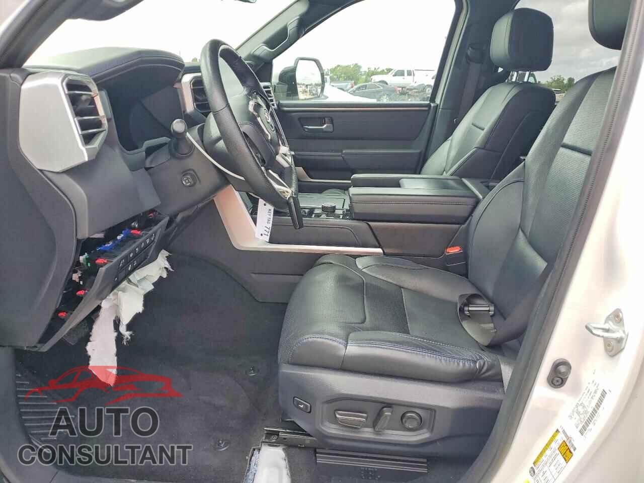 TOYOTA SEQUOIA 2023 - 7SVAAABA1PX012579
