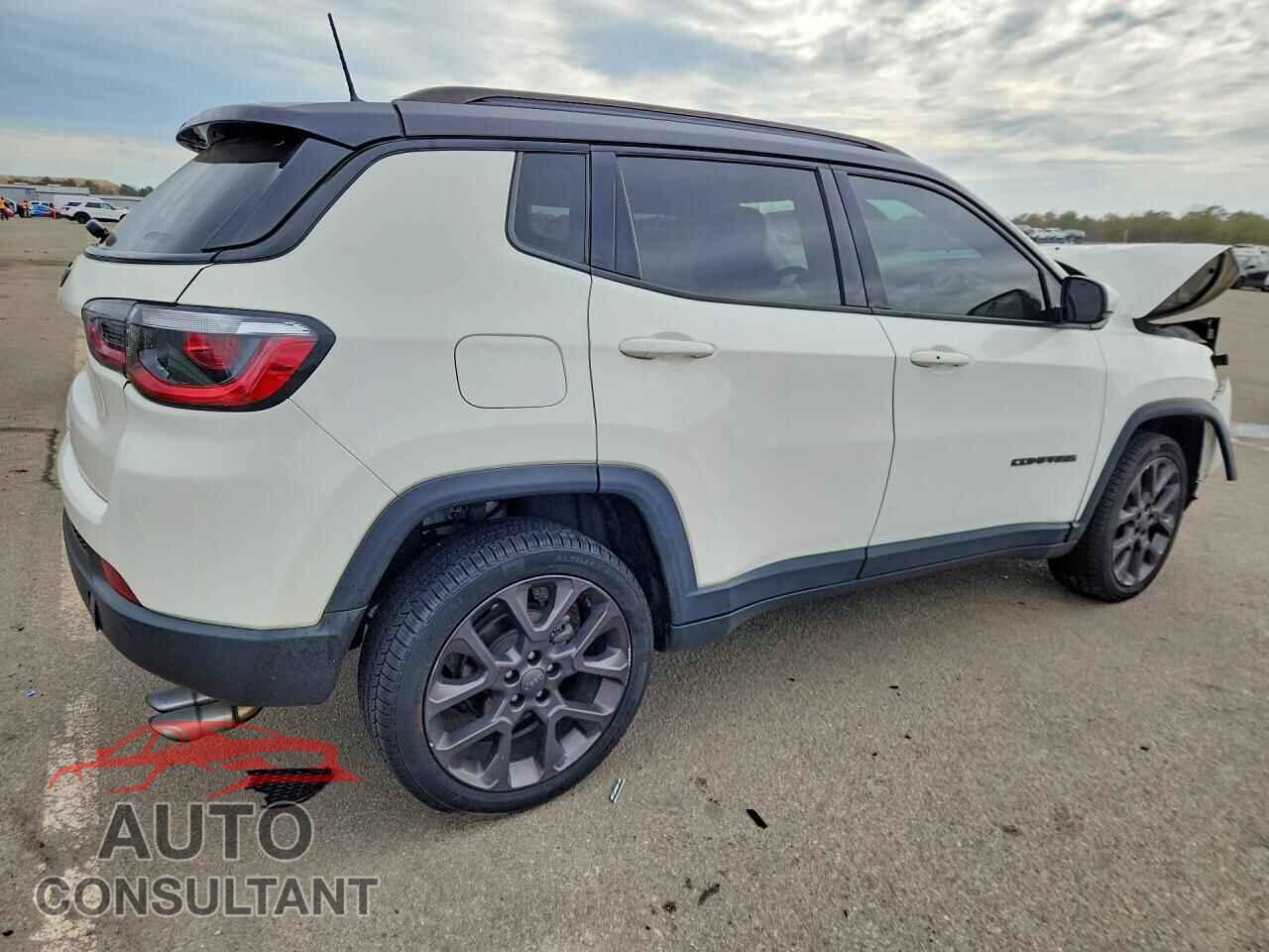 JEEP COMPASS 2019 - 3C4NJDCB8KT761503