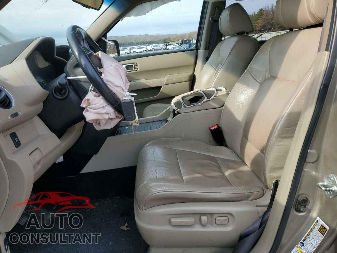 HONDA PILOT 2011 - 5FNYF4H56BB028060