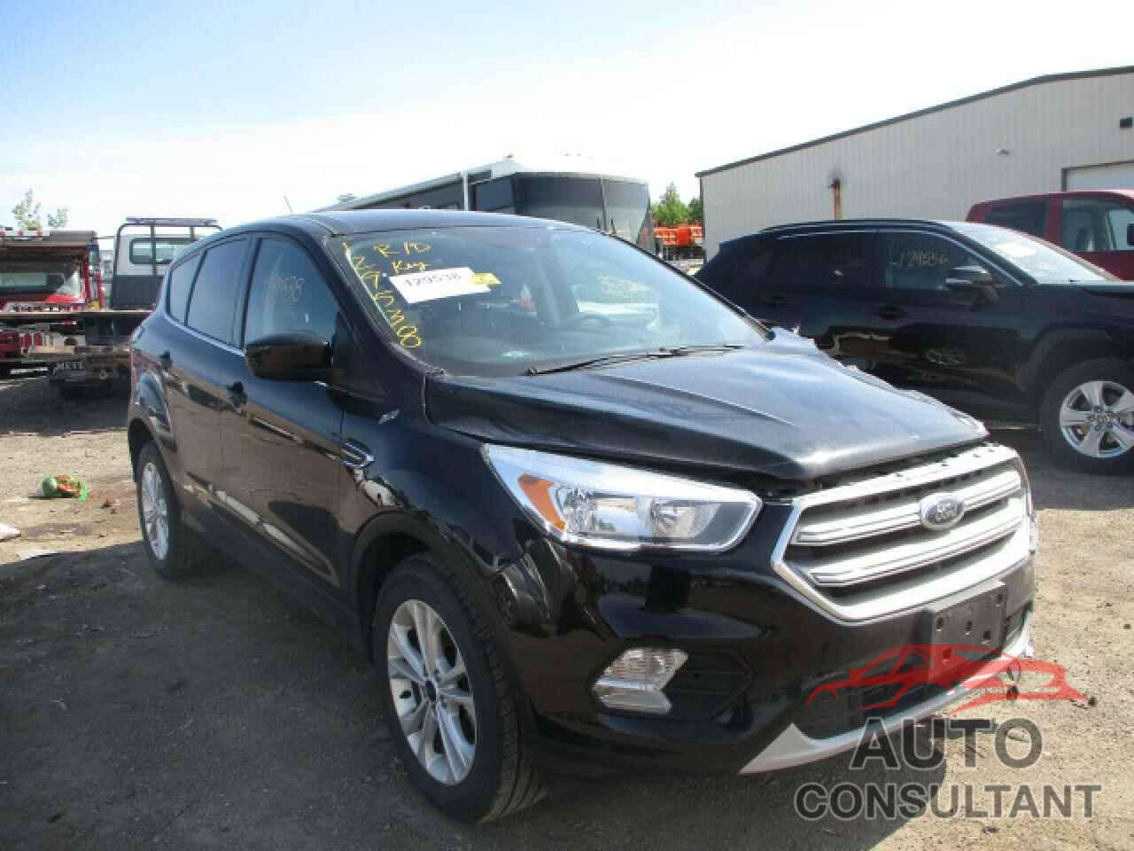 FORD ESCAPE 2017 - 1FMCU9G97HUD11631