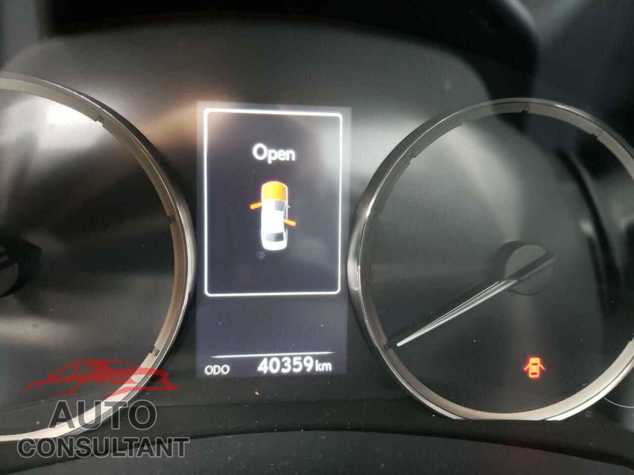 LEXUS IS 2018 - JTHC81D2XJ5029435