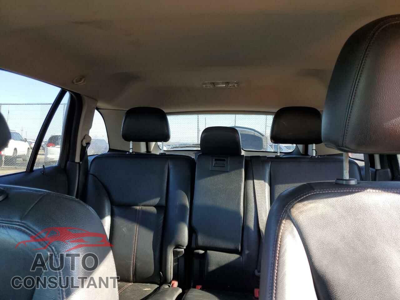 FORD EDGE 2011 - 2FMDK3JC0BBB05592