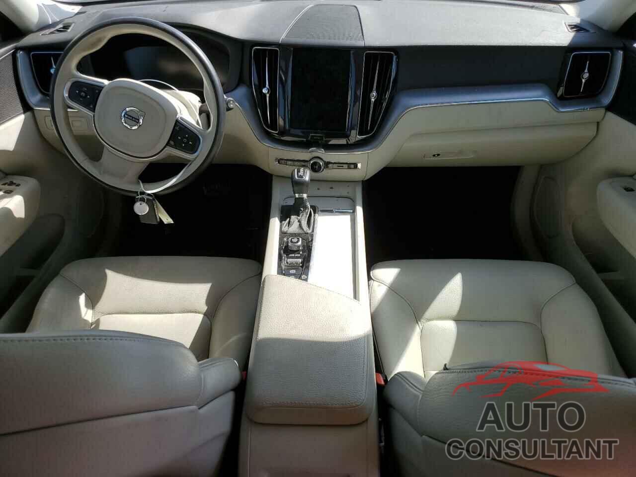 VOLVO XC60 2018 - LYV102RK7JB118314