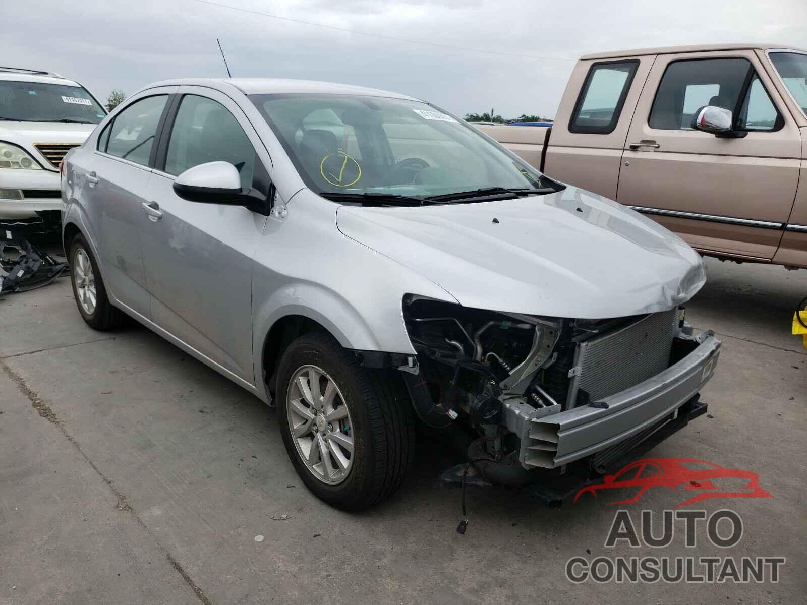 CHEVROLET SONIC 2020 - 1G1JD5SB2L4110610
