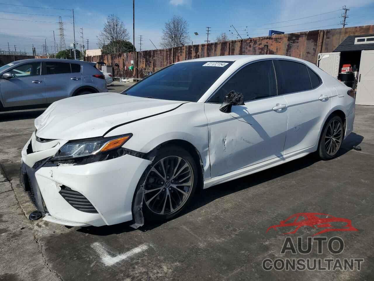 TOYOTA CAMRY 2018 - 4T1B11HK3JU500158