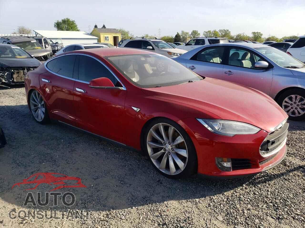 TESLA MODEL S 2013 - 5YJSA1DP5DFP09744