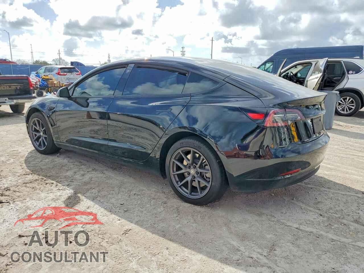 TESLA MODEL 3 2023 - 5YJ3E1EA5PF570075