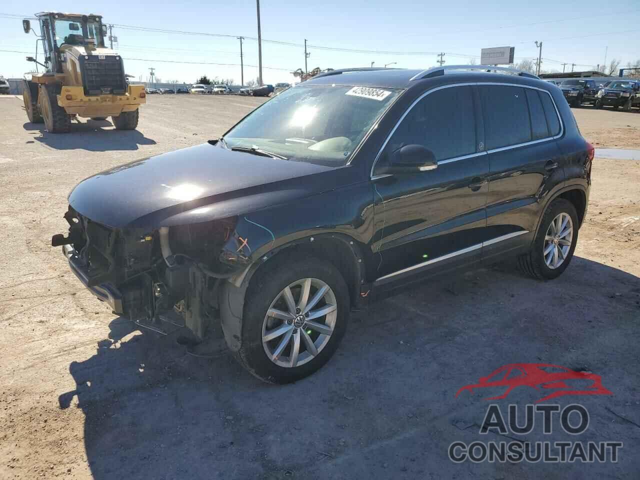 VOLKSWAGEN TIGUAN 2017 - WVGRV7AX0HK000329