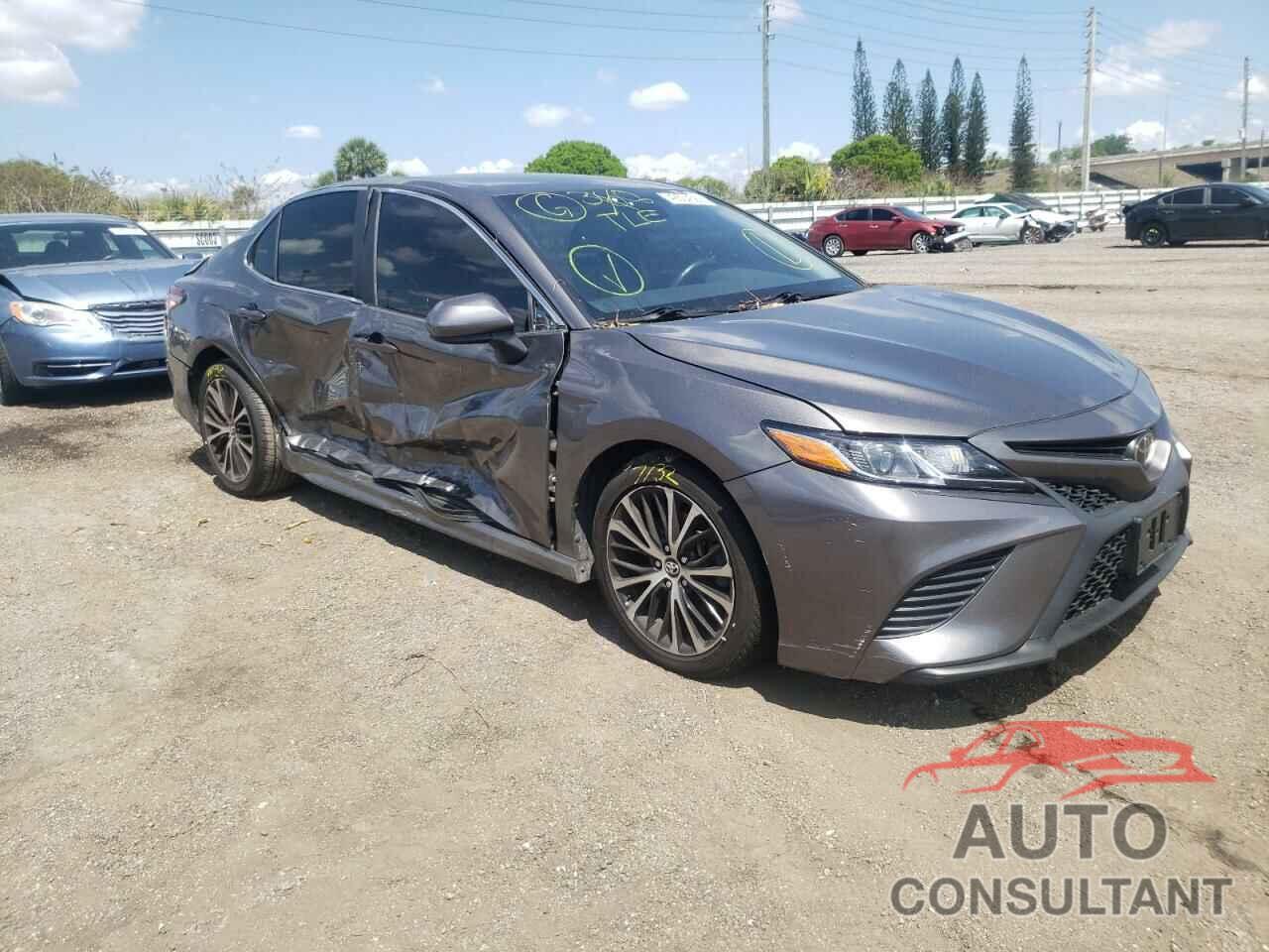 TOYOTA CAMRY 2018 - 4T1B11HK3JU032450