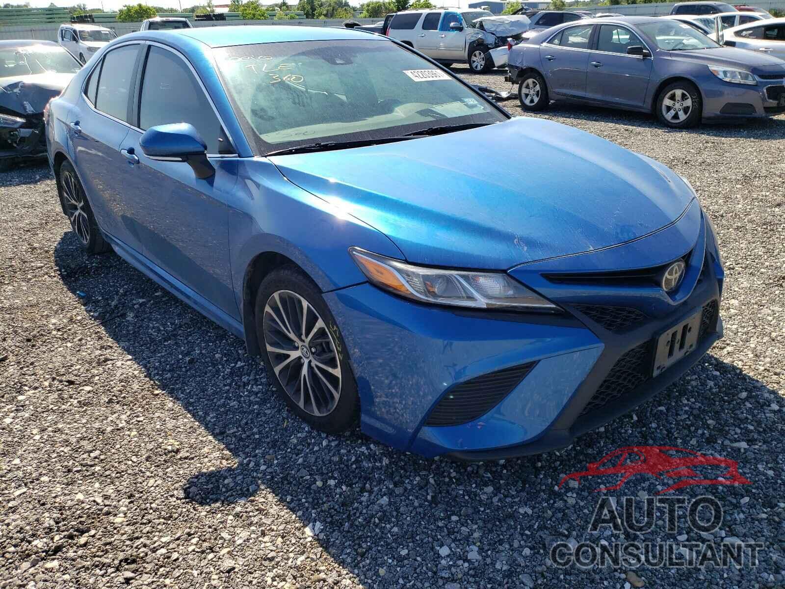 TOYOTA CAMRY 2018 - 4T1B11HK0JU131596