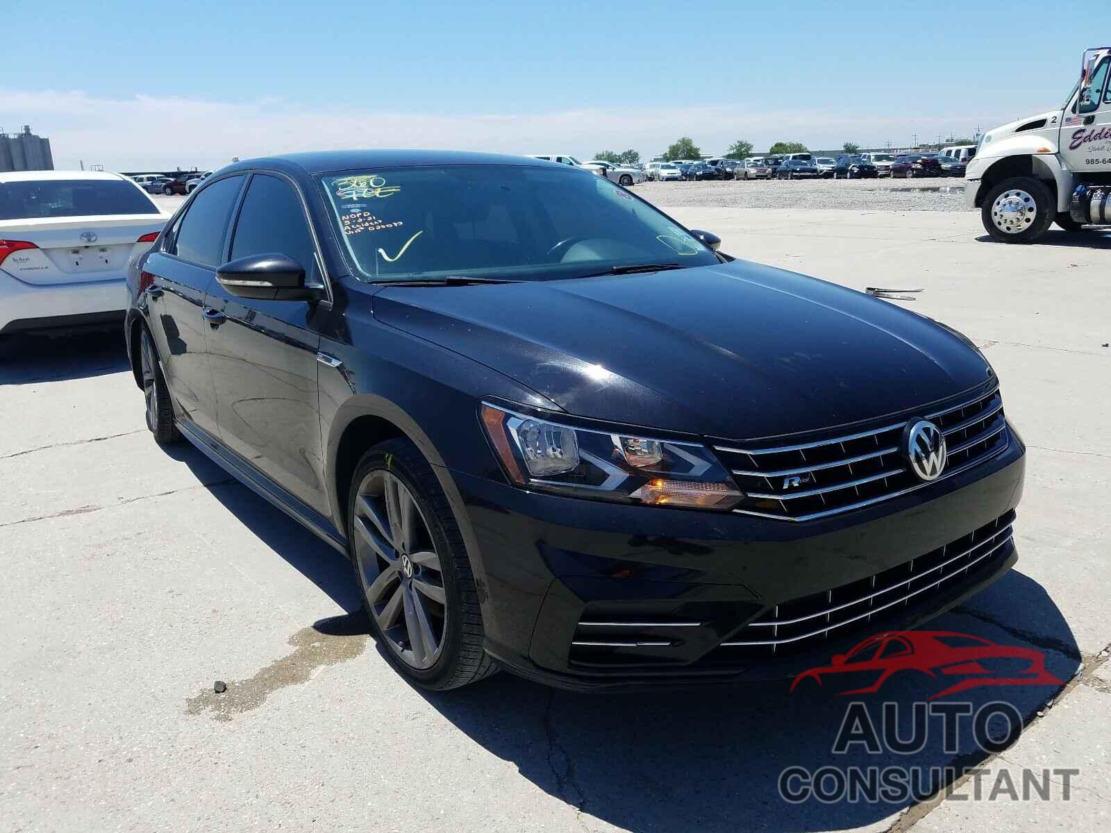 VOLKSWAGEN PASSAT 2018 - 1VWAA7A37JC020083