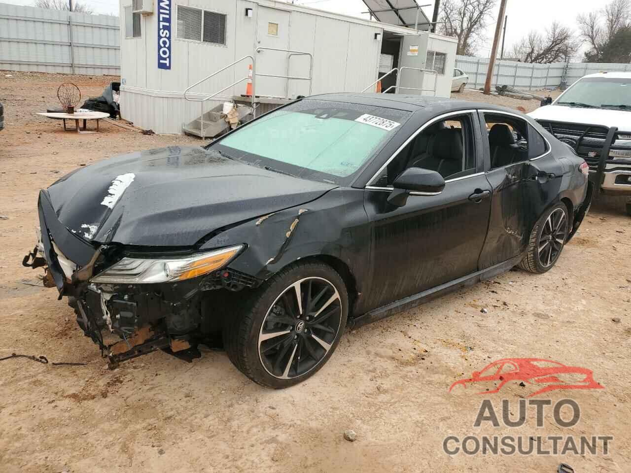 TOYOTA CAMRY 2018 - 4T1B61HK8JU057930